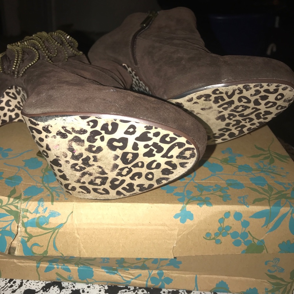 Booties - Picture 4 of 8